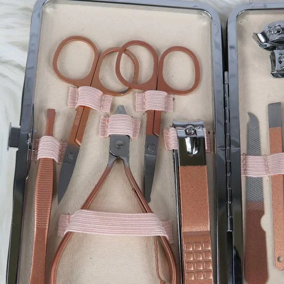 18 Piece - Rose Gold Manicure and Pedicure Nail Care Kit - Picture 5 of 8